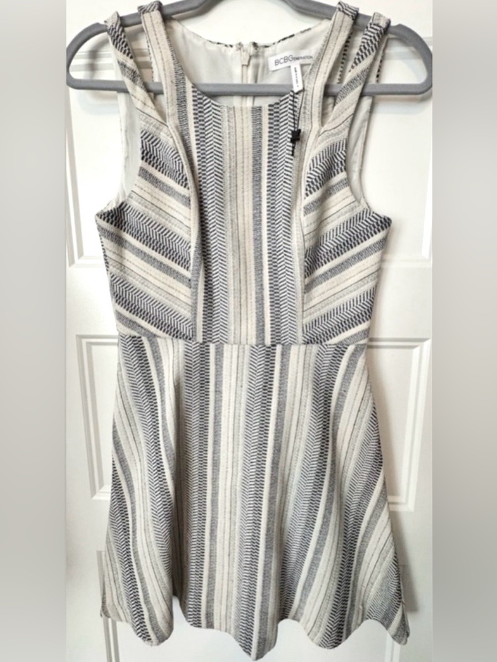 BCBGeneration Jacquard Stripe Fit Flare Mini Dress Cutout Detail Size 4